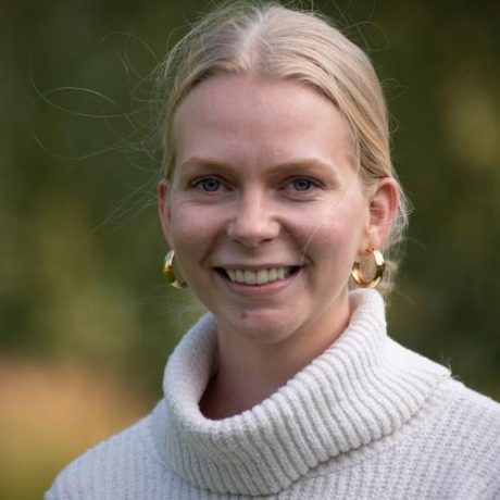 headshot christine wardell